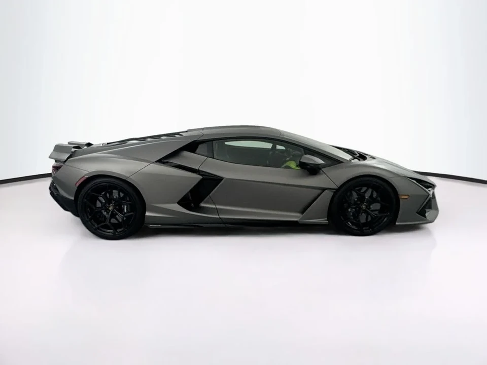 2026 Lamborghini Revuelto - Image 4 of 31