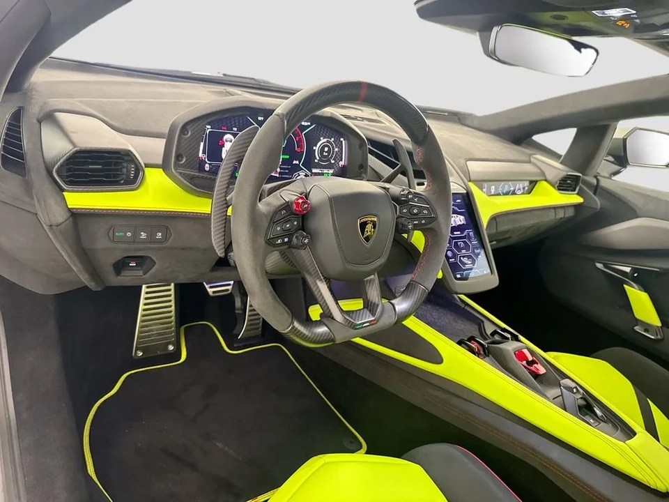 2026 Lamborghini Revuelto - Image 9 of 31
