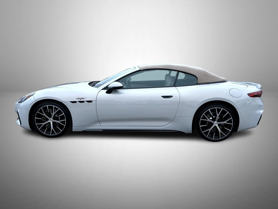 2026 Maserati GranCabrio - Image 8 of 22