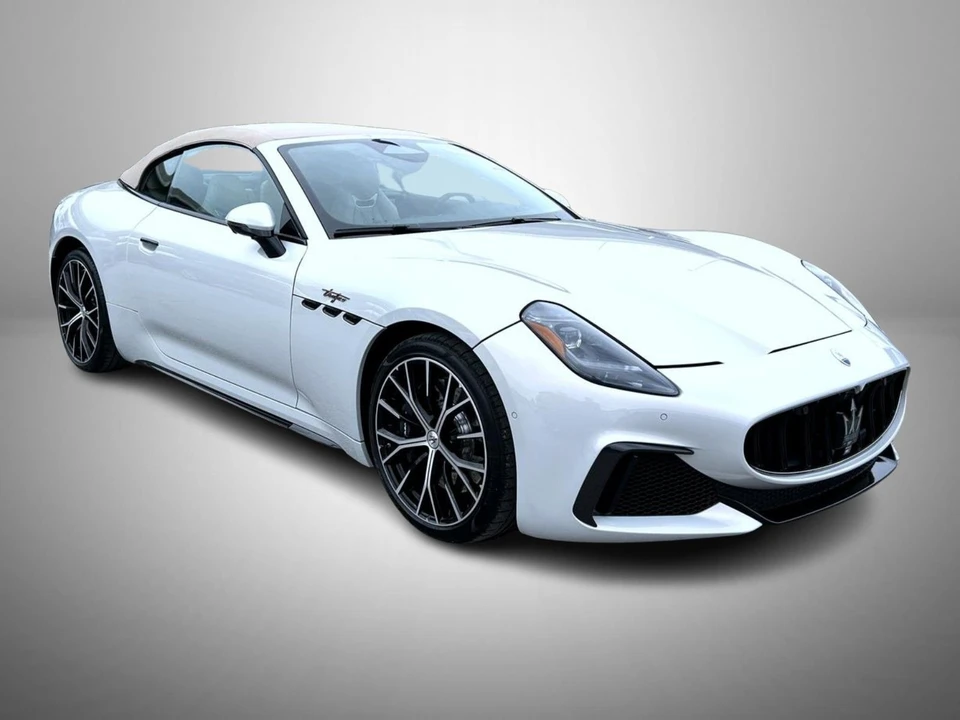 2026 Maserati GranCabrio - Image 3 of 22