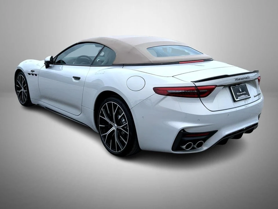 2026 Maserati GranCabrio - Image 7 of 22
