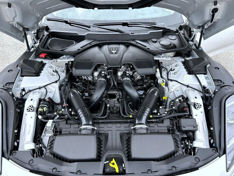 2026 Maserati GranCabrio - Image 21 of 22