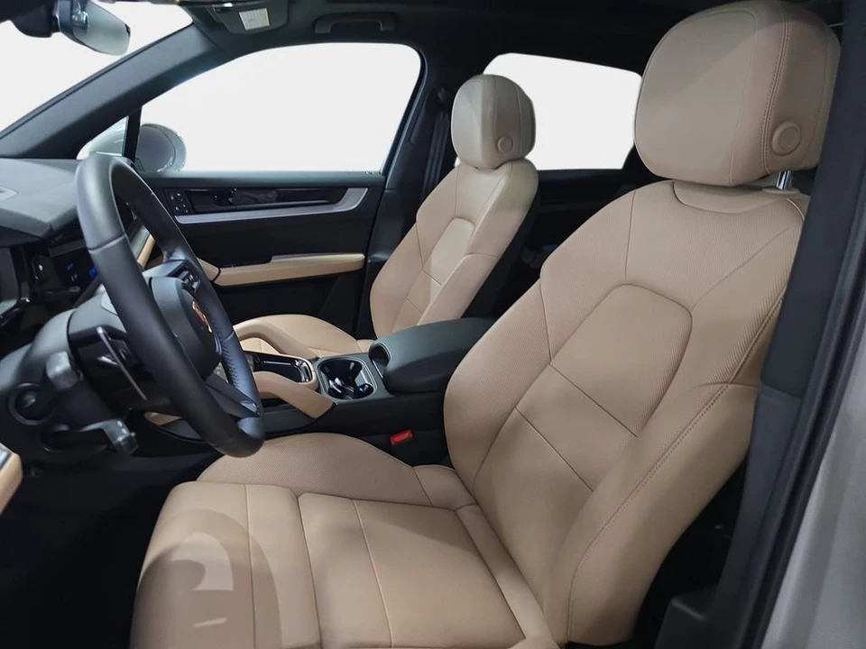2026 Porsche 9Y0/9Y3 Cayenne - Image 17 of 31