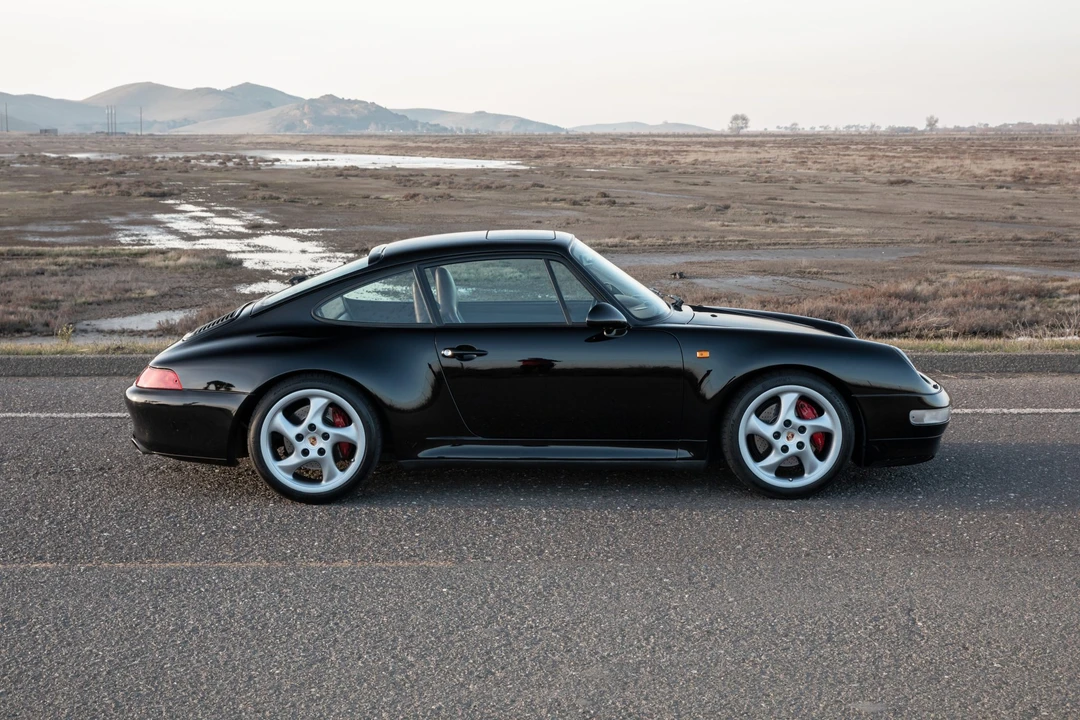 1995 Porsche 993 Carrera 4S - Image 13 of 31