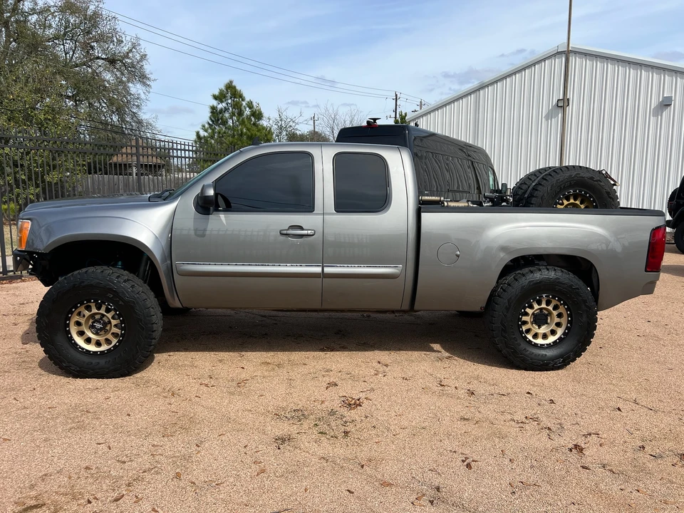 2009 GMC Sierra 3rd Gen - Image 3 of 31