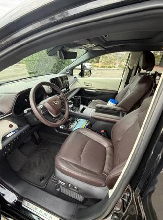 2022 Toyota Sienna 4th Gen - Image 5 of 6