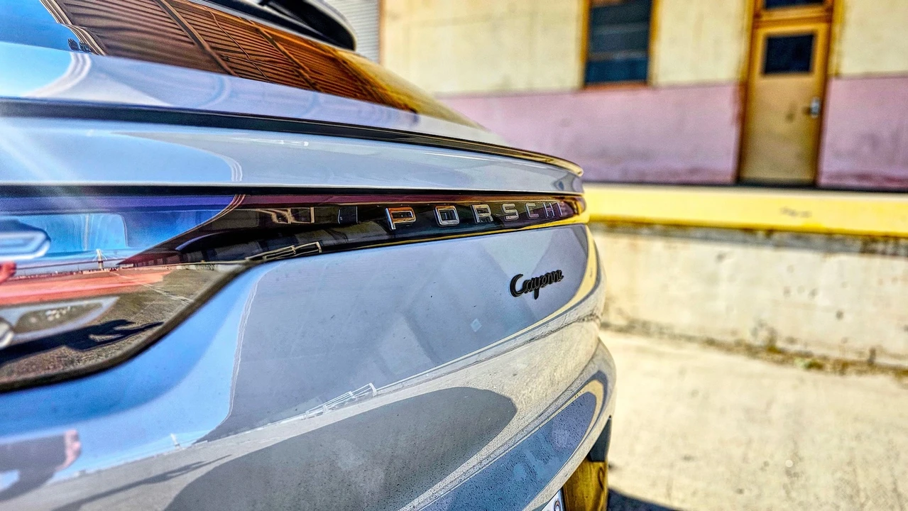 2021 Porsche 9Y0/9Y3 Cayenne Coupe - Image 9 of 12