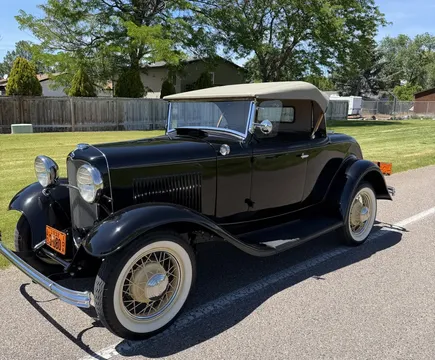1932 Ford Model B Deluxe Roadster
