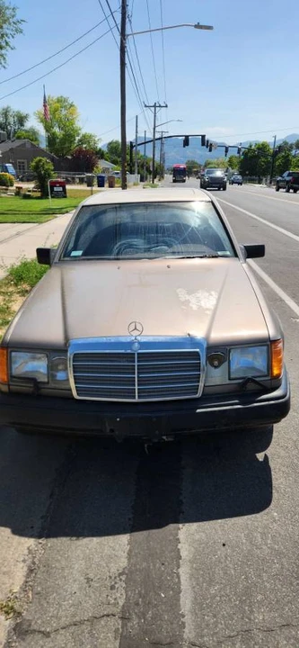 1988 Mercedes-Benz W124 E-Class - Image 2 of 2