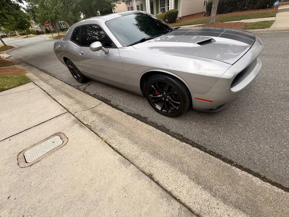 2016 Dodge Challenger 3rd Gen - Image 5 of 19