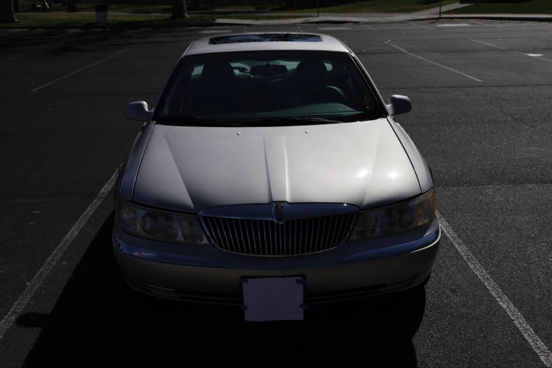 2002 Lincoln Continental 9th Gen - Image 7 of 23