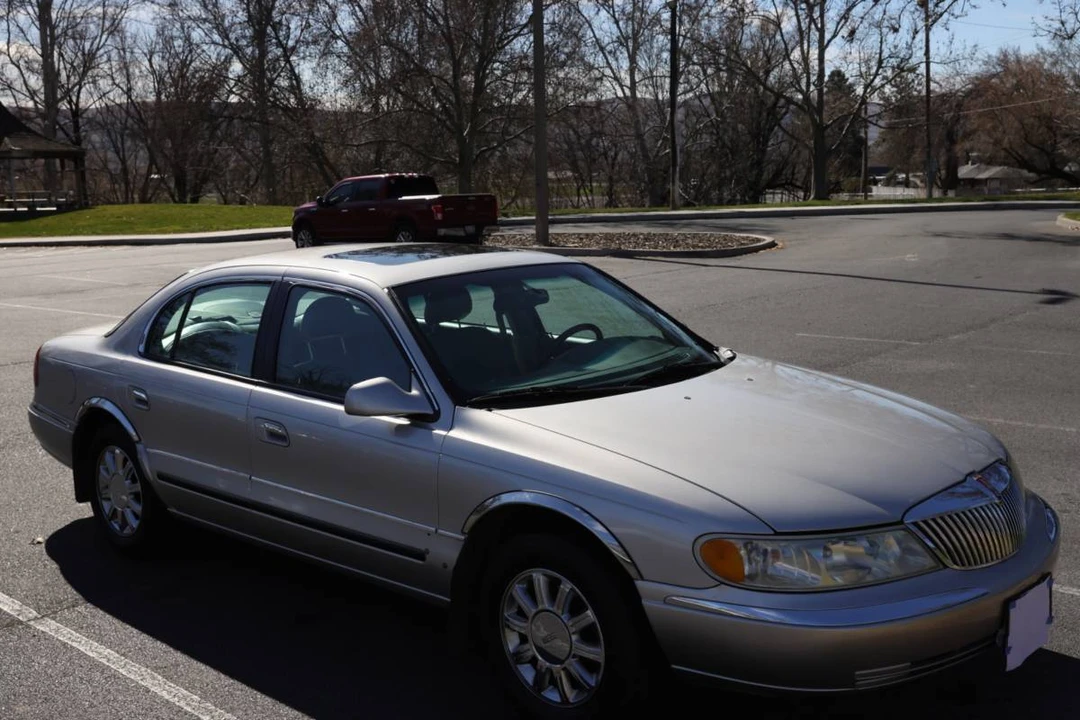 2002 Lincoln Continental 9th Gen - Image 6 of 23