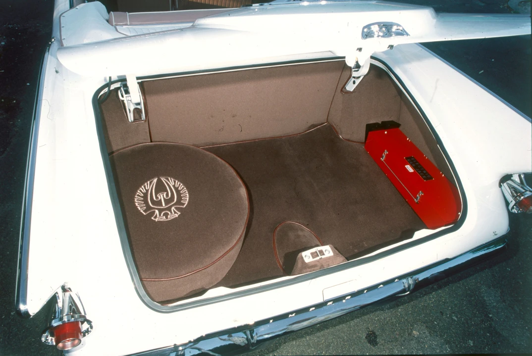 1961 Chrysler Imperial 2nd Gen - Image 3 of 5