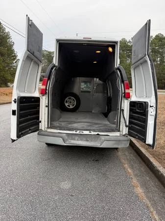 2003 Chevrolet Express - Image 6 of 14