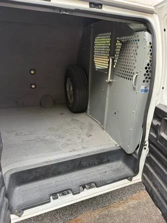 2003 Chevrolet Express - Image 8 of 14