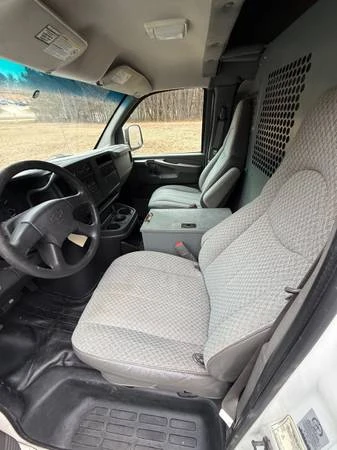 2003 Chevrolet Express - Image 11 of 14