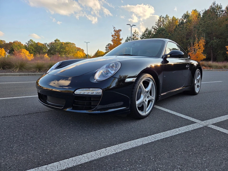 2011 Porsche 911 - Image 2 of 15