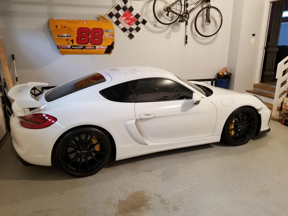 2016 Porsche 981 Cayman GT4 - Image 2 of 3