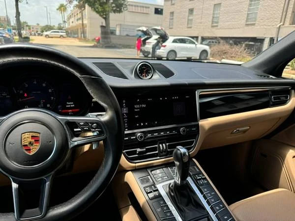 2021 Porsche Macan - Image 8 of 20