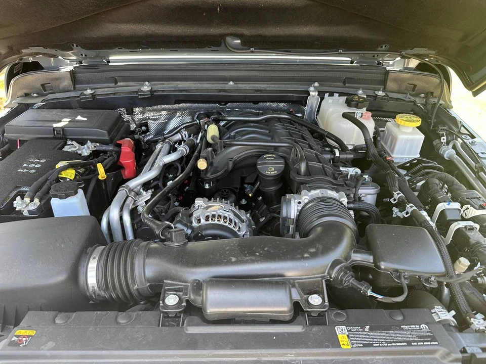 2025 Jeep JT Gladiator - Image 17 of 20