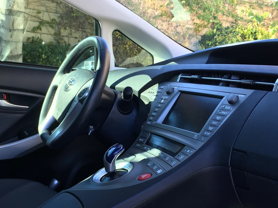 2012 Toyota Prius 3rd Gen - Image 2 of 2
