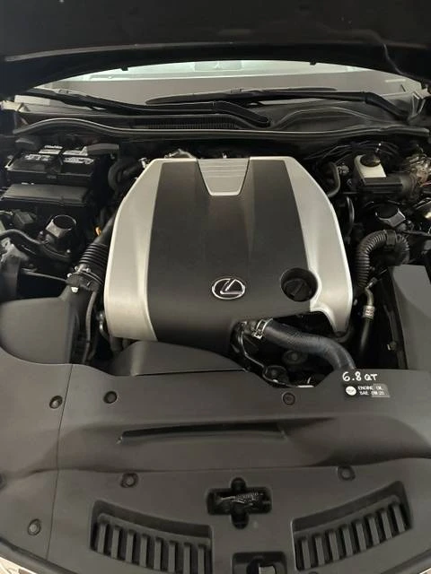 2016 Lexus RC - Image 17 of 22