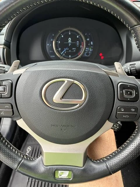 2016 Lexus RC - Image 13 of 22