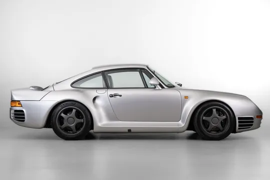 Private Owner looking for a 911 DAKAR or a great 991 or 992 Safari build