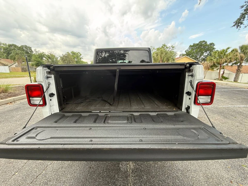 2022 Jeep JT Gladiator - Image 11 of 23