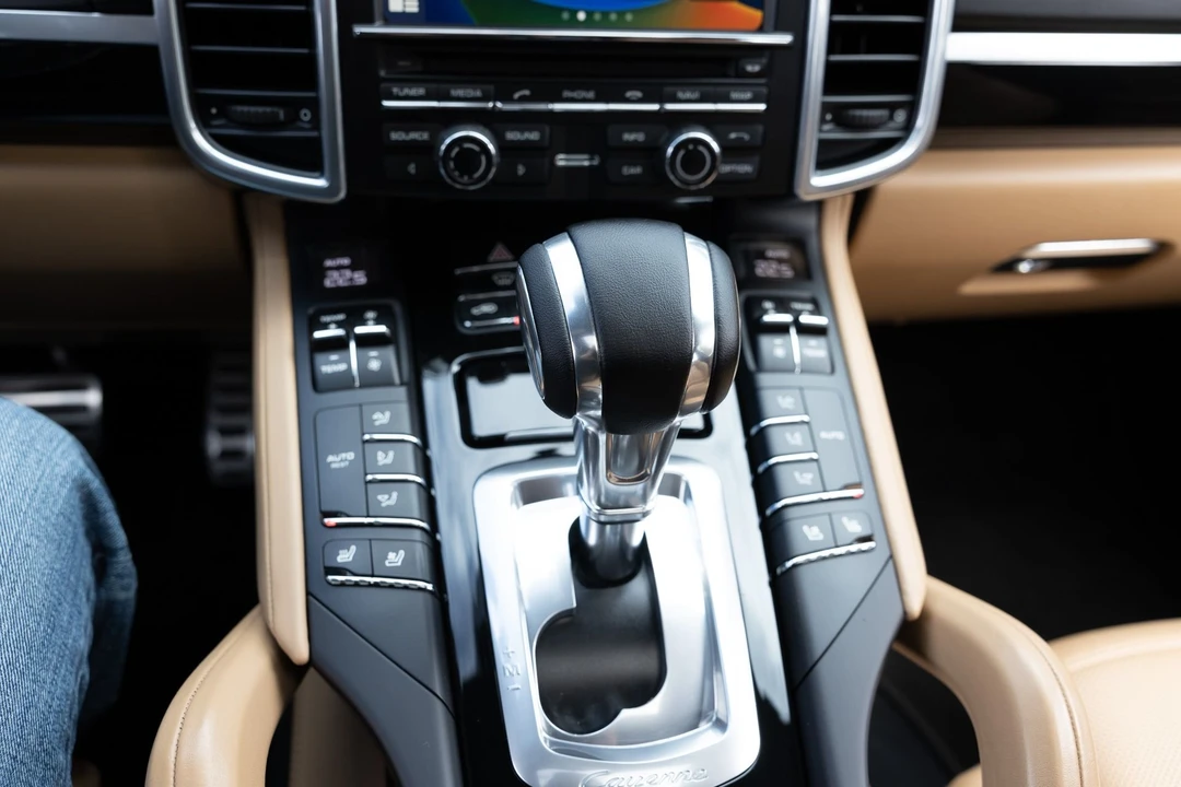 2014 Porsche 958 Cayenne Diesel - Image 15 of 31