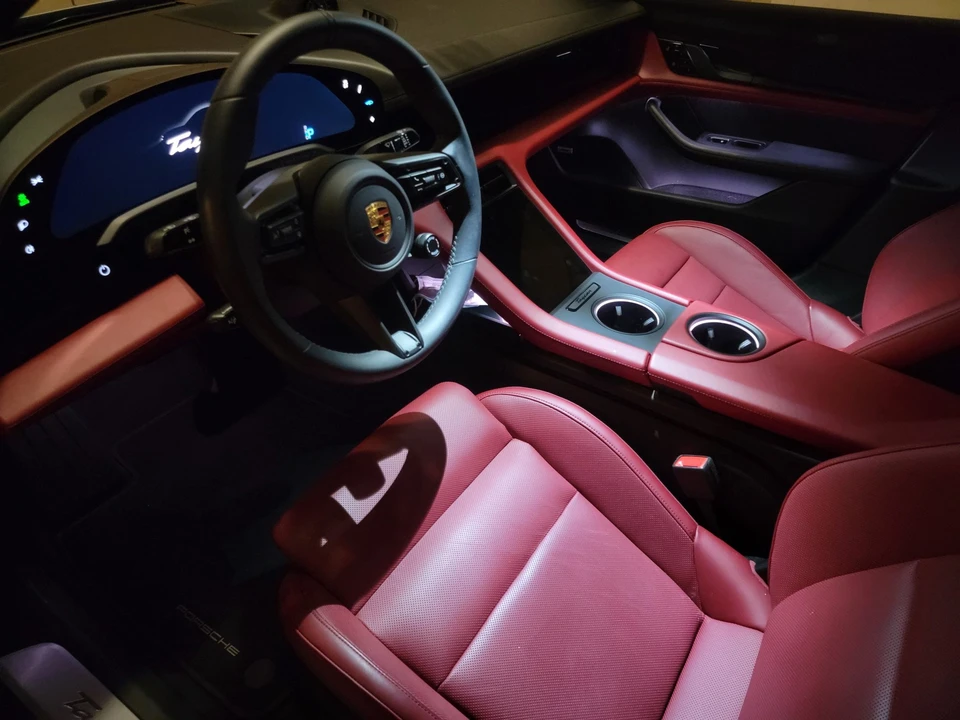 2020 Porsche Taycan 4S - Image 23 of 31