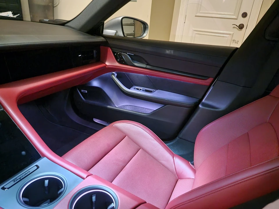 2020 Porsche Taycan 4S - Image 27 of 31