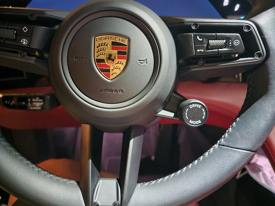 2020 Porsche Taycan 4S - Image 22 of 31