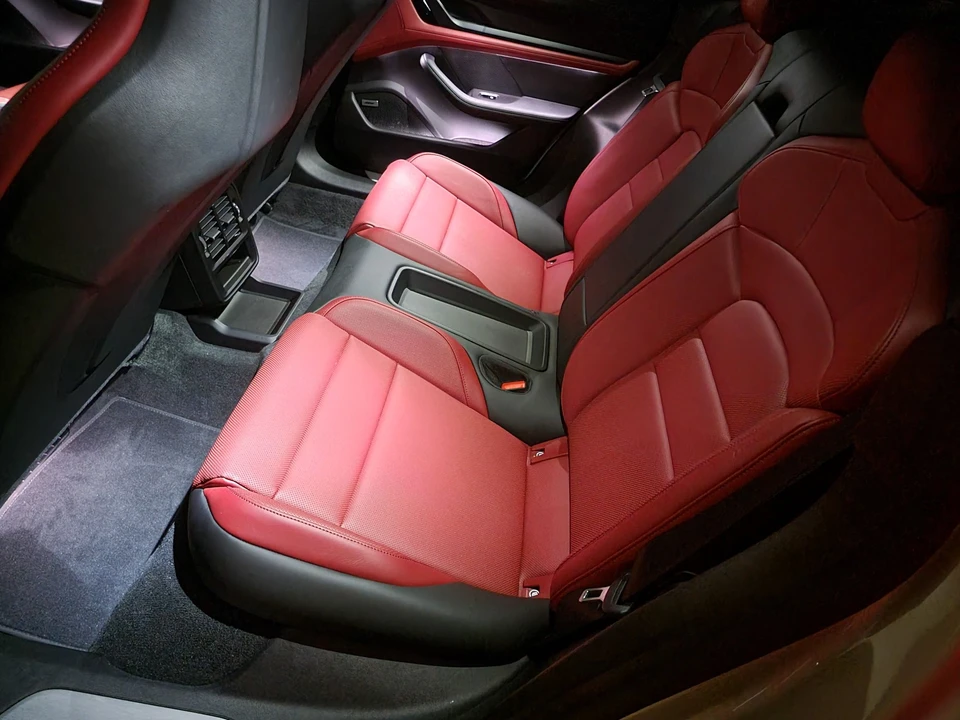 2020 Porsche Taycan 4S - Image 17 of 31