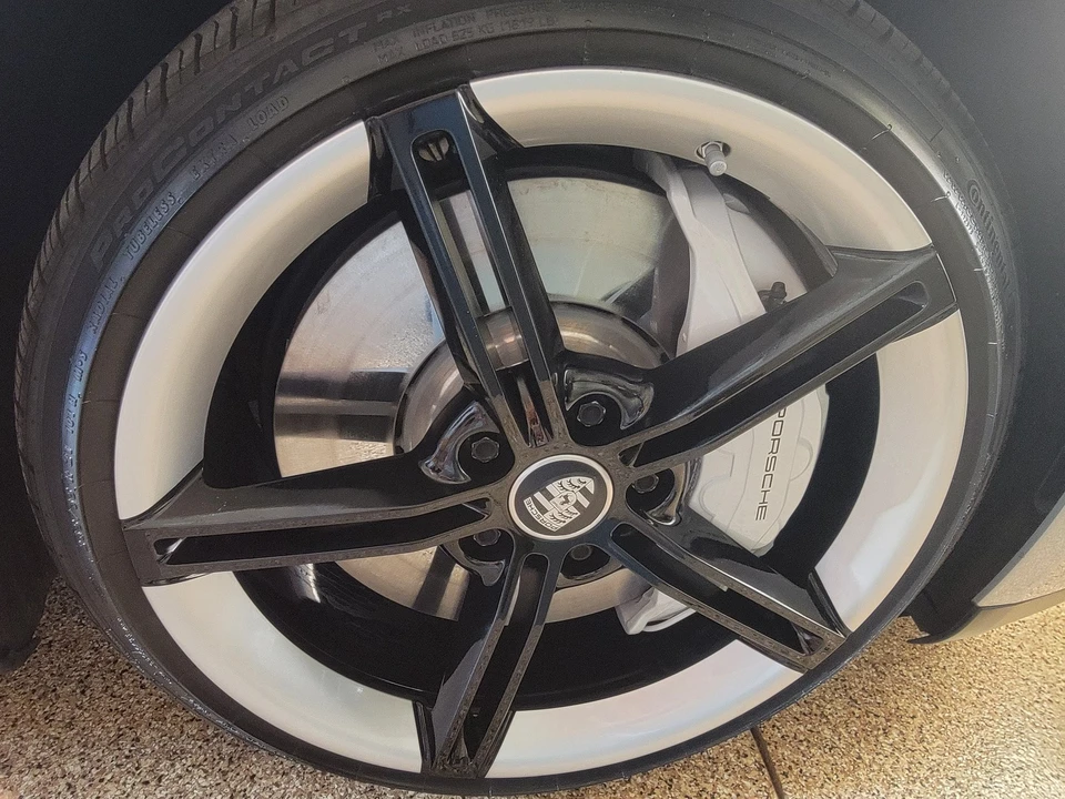 2020 Porsche Taycan 4S - Image 14 of 31