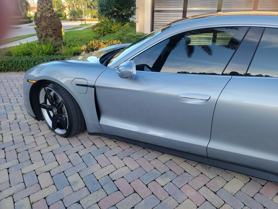 2020 Porsche Taycan 4S - Image 9 of 31