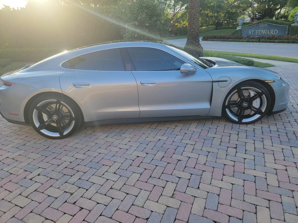 2020 Porsche Taycan 4S - Image 5 of 31
