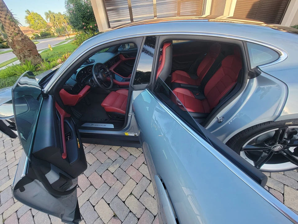 2020 Porsche Taycan 4S - Image 4 of 31
