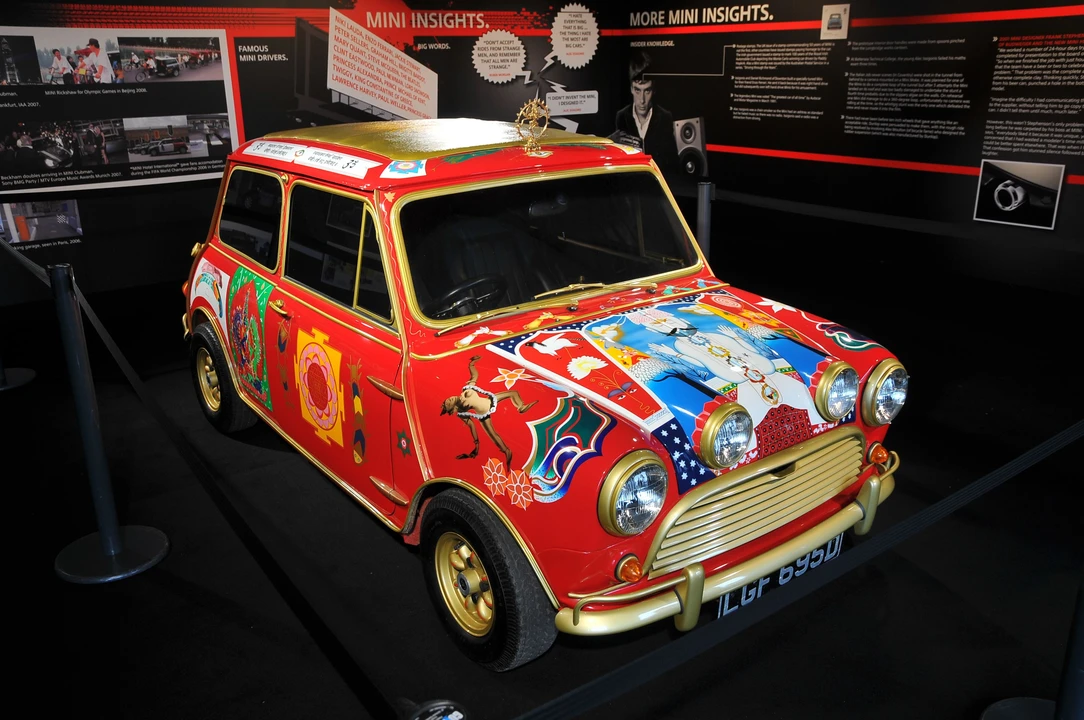 Mini Mini 2nd Gen - Image 3 of 8