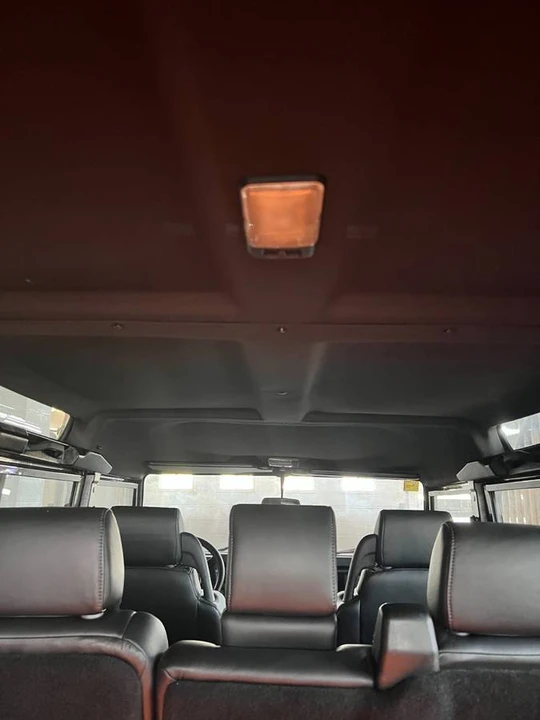 1999 Land Rover Defender 110 - Image 11 of 24