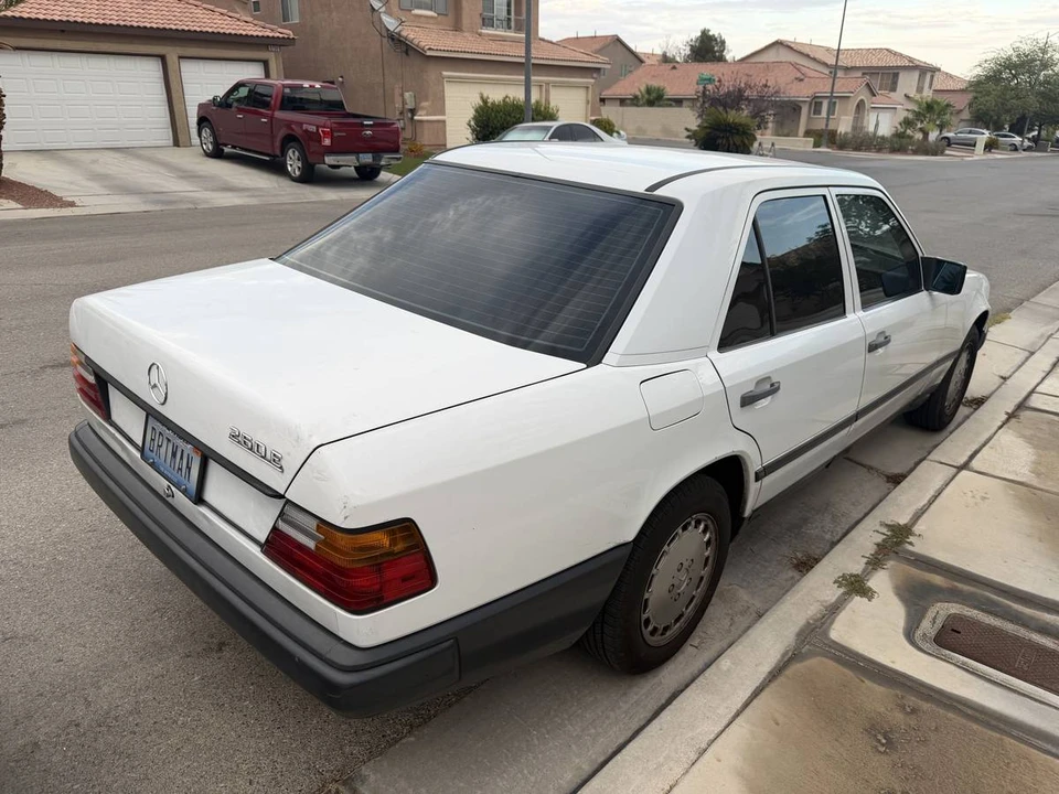 1987 Mercedes-Benz W124 E-Class - Image 4 of 8