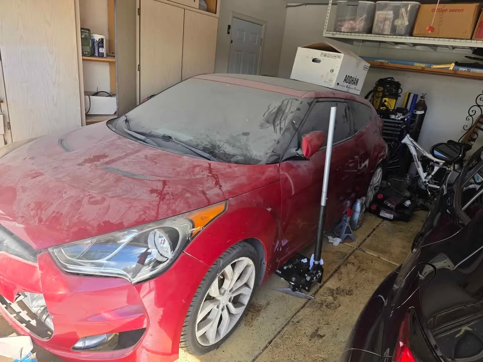 Hyundai Veloster - Image 2 of 7