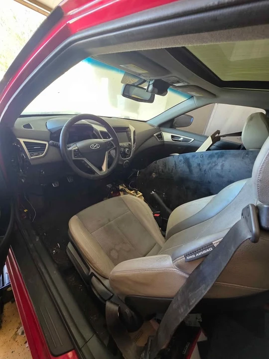 Hyundai Veloster - Image 4 of 7