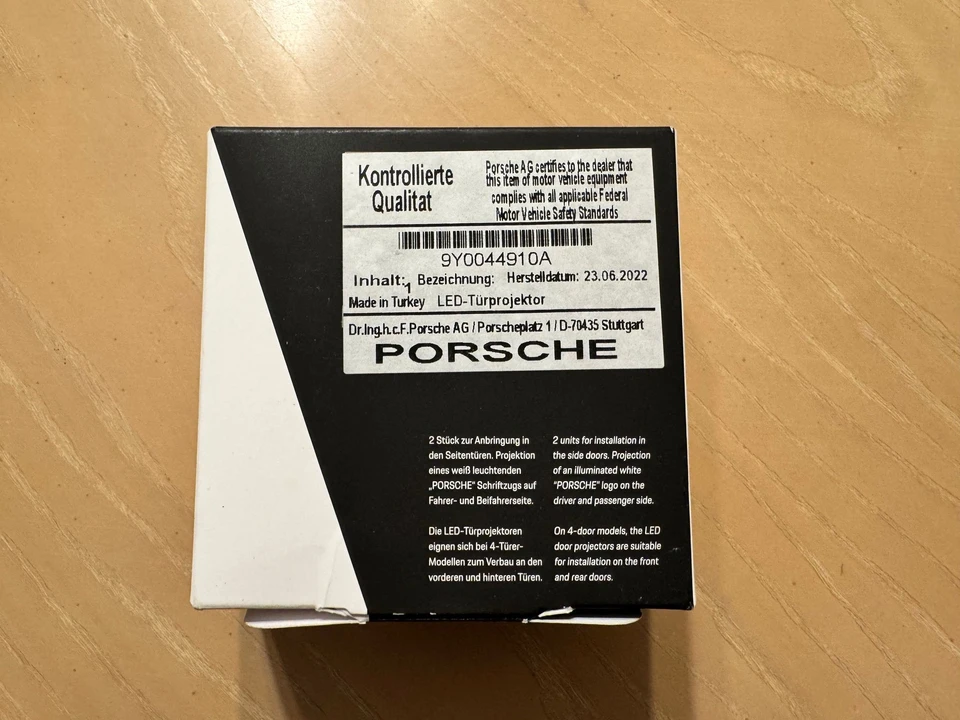 2013 Parts & Memorabilia Seats & Interior - Image 2 of 3