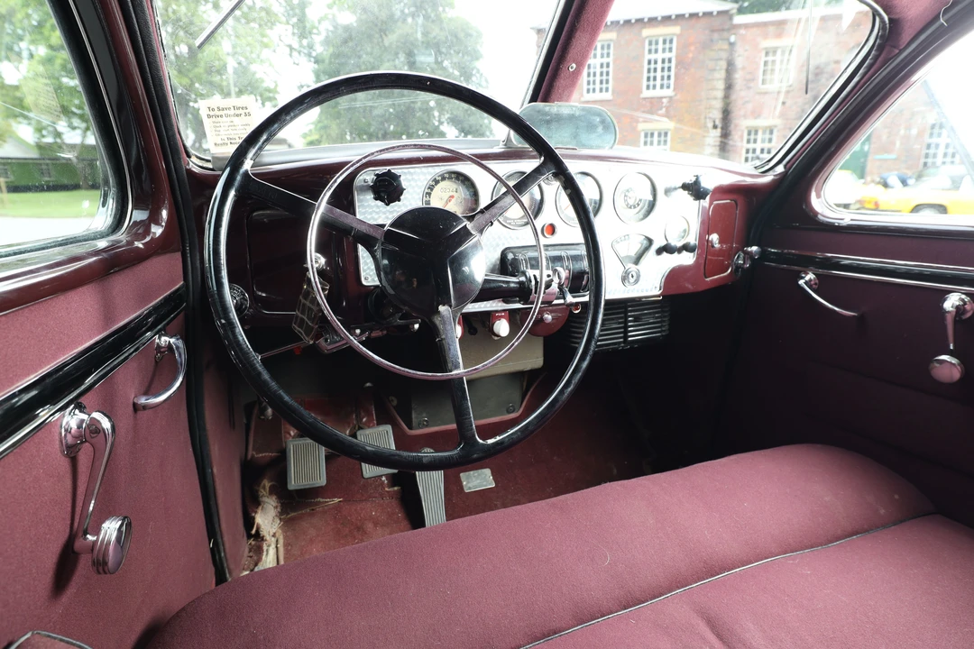 1937 Cord 810 & 812 - Image 14 of 17