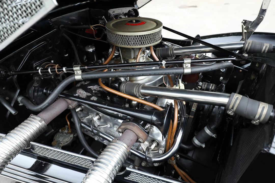 1937 Cord 810 & 812 - Image 17 of 17