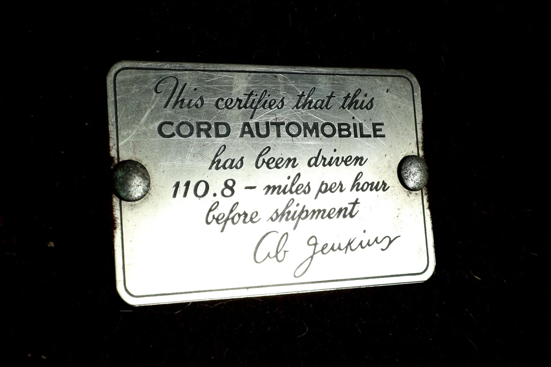 1937 Cord 810 & 812 - Image 12 of 17