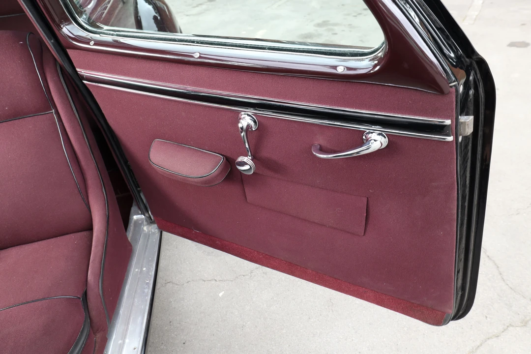 1937 Cord 810 & 812 - Image 10 of 17