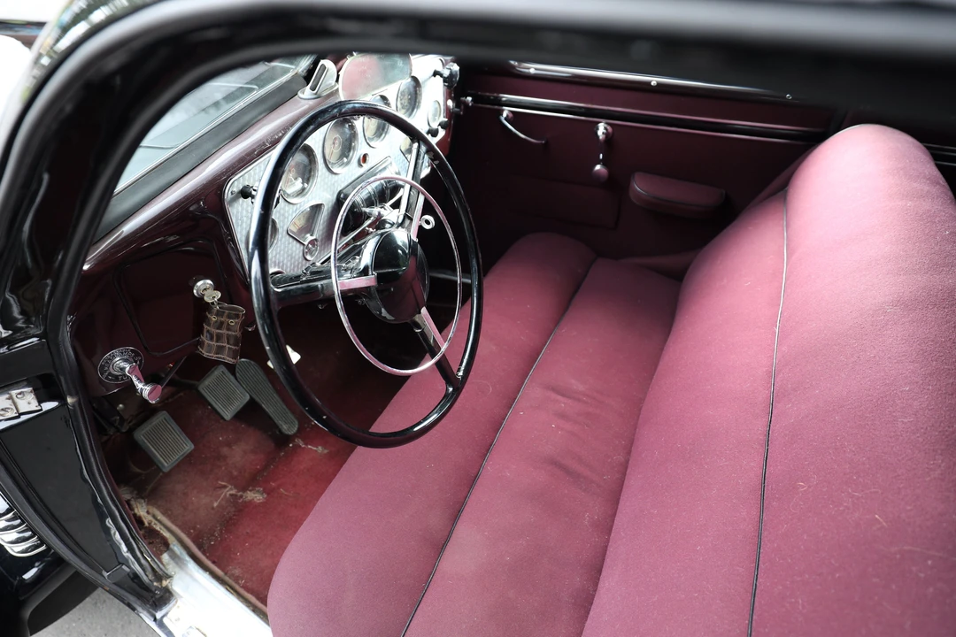 1937 Cord 810 & 812 - Image 15 of 17