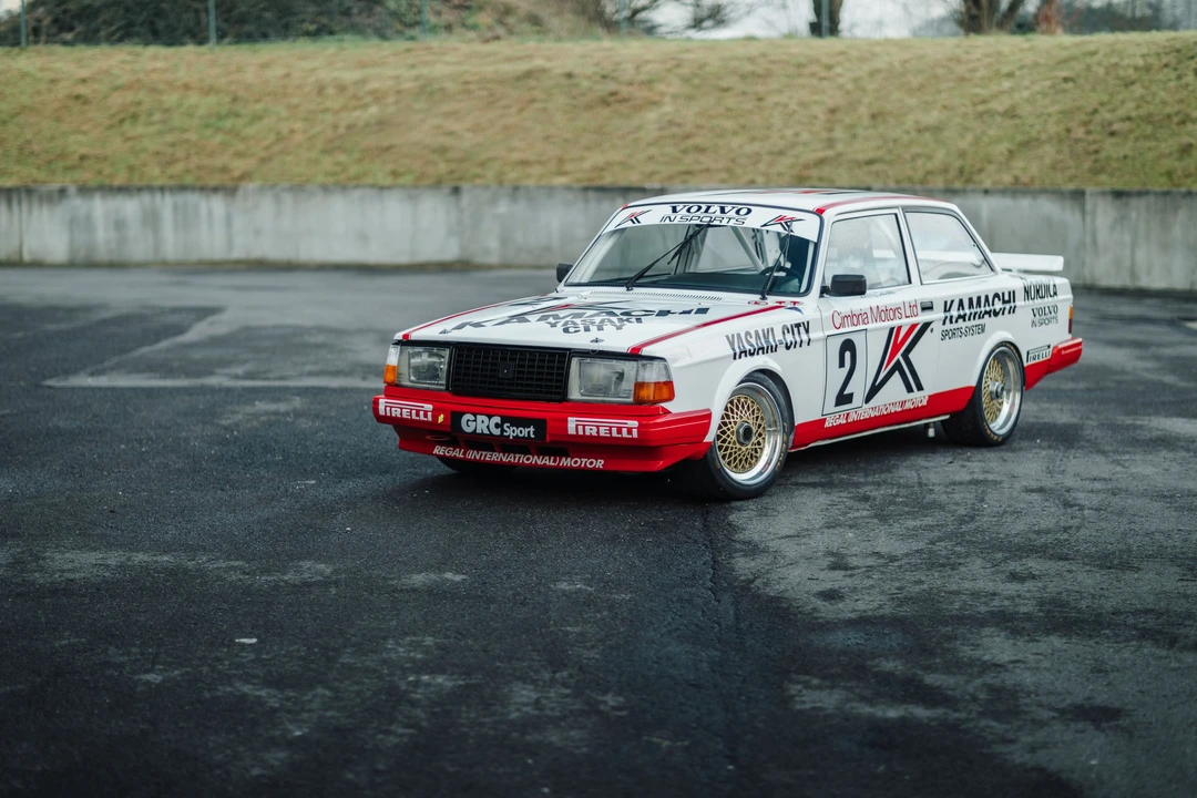 1982 Volvo 242 - Image 2 of 31
